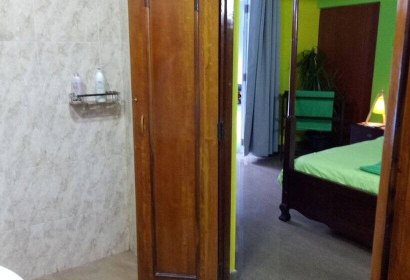 标准间, Palms Villa