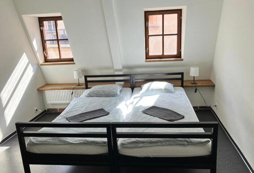 Номер Стандарт, Hostel Eleven