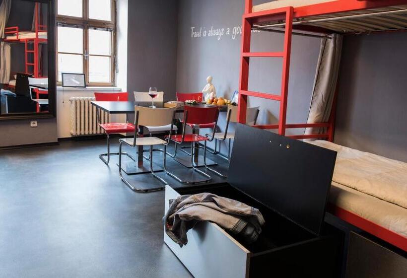 Кровать в Общей Комнате, Hostel Eleven
