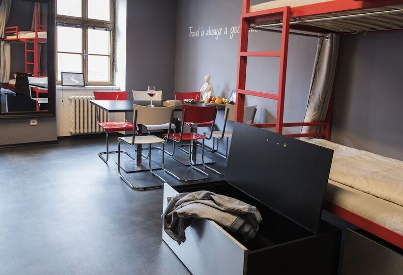 공동 객실, Hostel Eleven