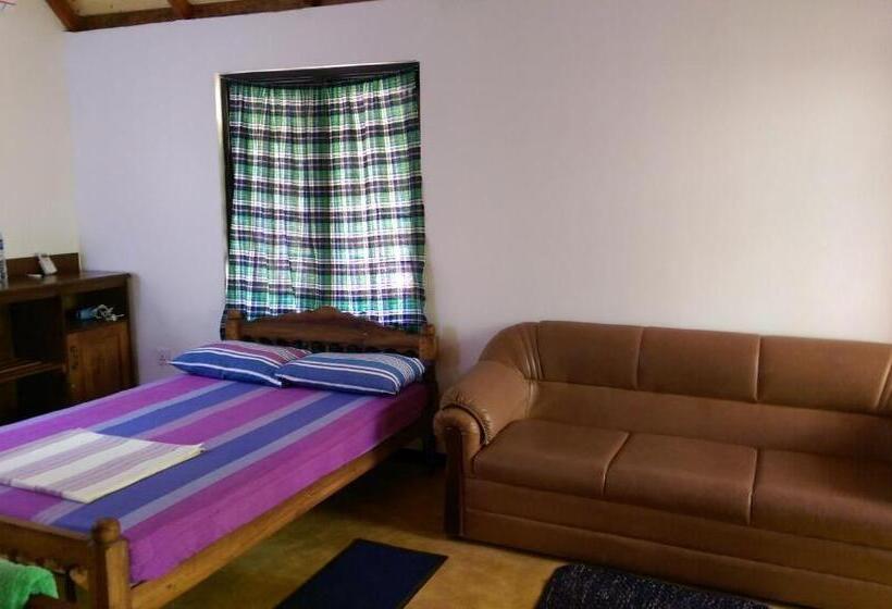 Семейное Бунгало, Green Hill Cottage