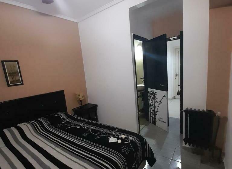Quarto Estandar, Vial Center