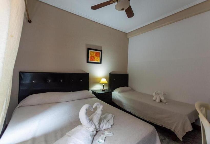 Quarto Triplo Estandar, Vial Center
