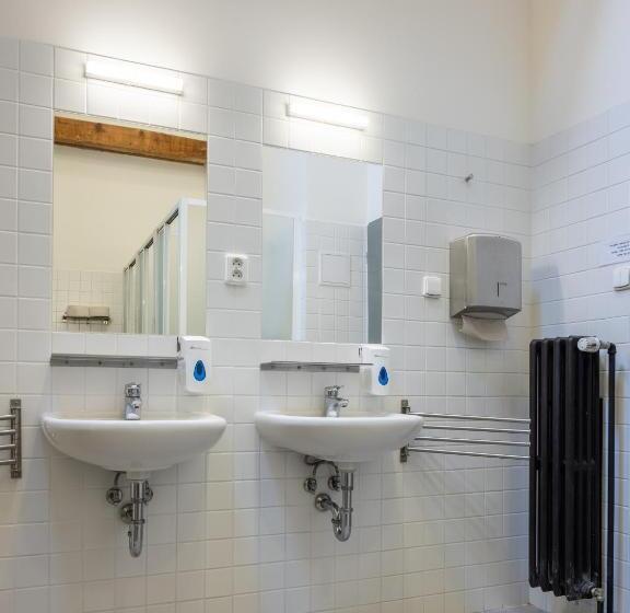 Номер Economy, A Hostel Zámecký Pivovar Litomyšl