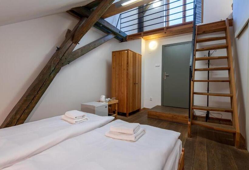 Номер Стандарт, A Hostel Zámecký Pivovar Litomyšl