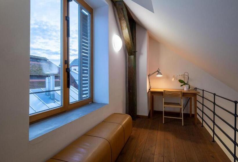 Номер Стандарт Трехместный, A Hostel Zámecký Pivovar Litomyšl