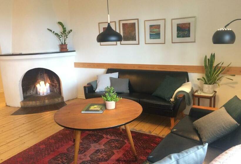 اتاق استاندارد چهارنفره با سرویس بهداشتی مشترک, Efs Höllviksstrand
