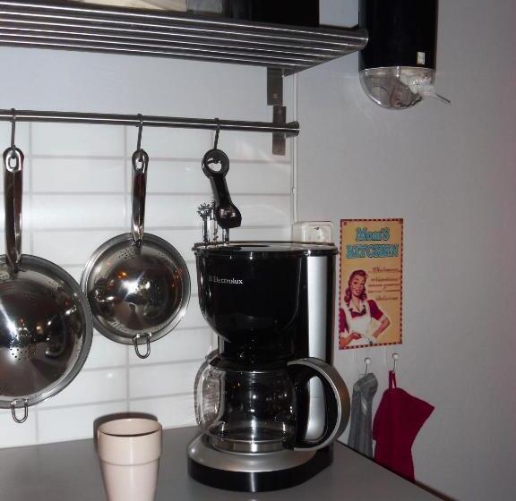 اتاق استاندارد سه نفره, Ekeliden B&b