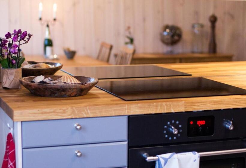 Дом 3 Спальни, Everts Sjöbods Bed & Breakfast