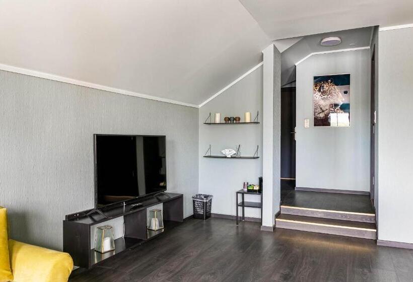 Люкс, Storebaug Hotell & Kro