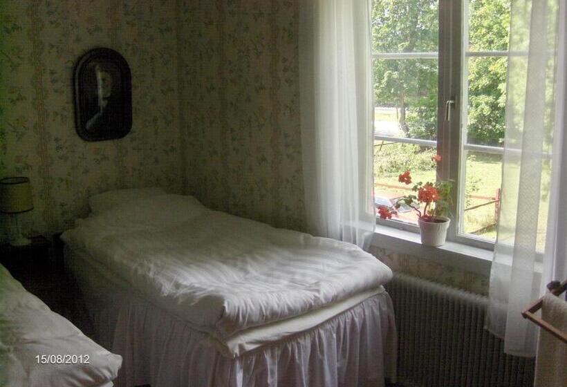 Номер Стандарт Четырехместный Совместный Санузел, Mälby Säteri B&b