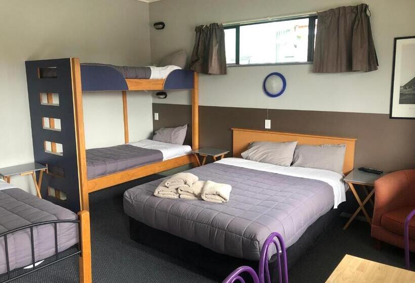 Семейный Номер, Ivorytowers Accommodation