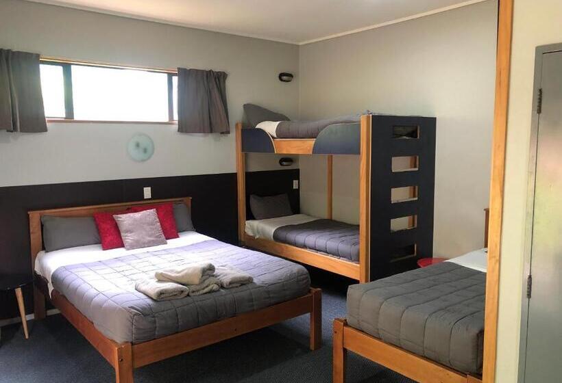 家庭间, Ivorytowers Accommodation