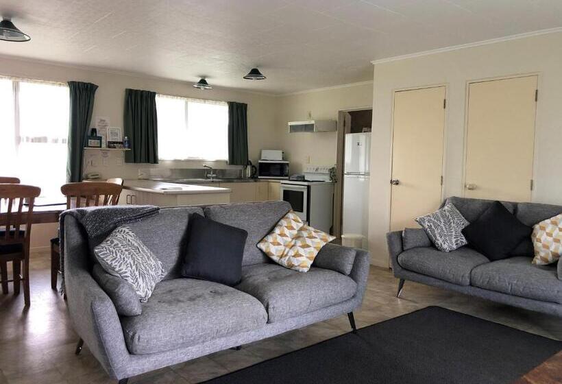 Апартаменты 2 Спальни, Alexandra Garden Court Motel