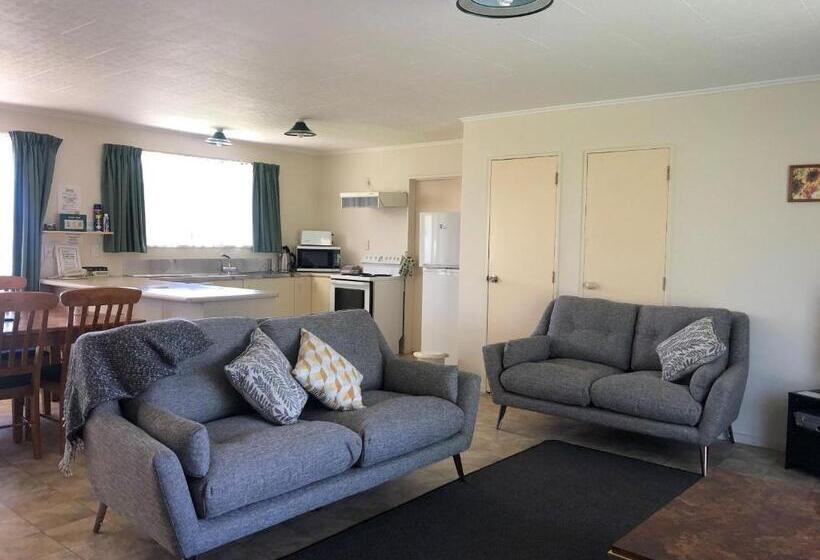 Апартаменты 2 Спальни, Alexandra Garden Court Motel
