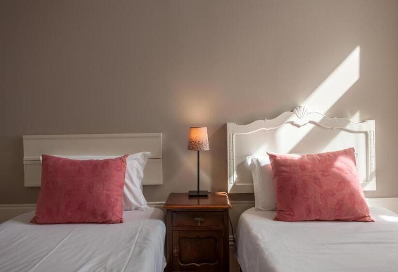 اتاق استاندارد, Being Porto Hostel