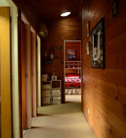 Номер Стандарт, Tony S Lodge