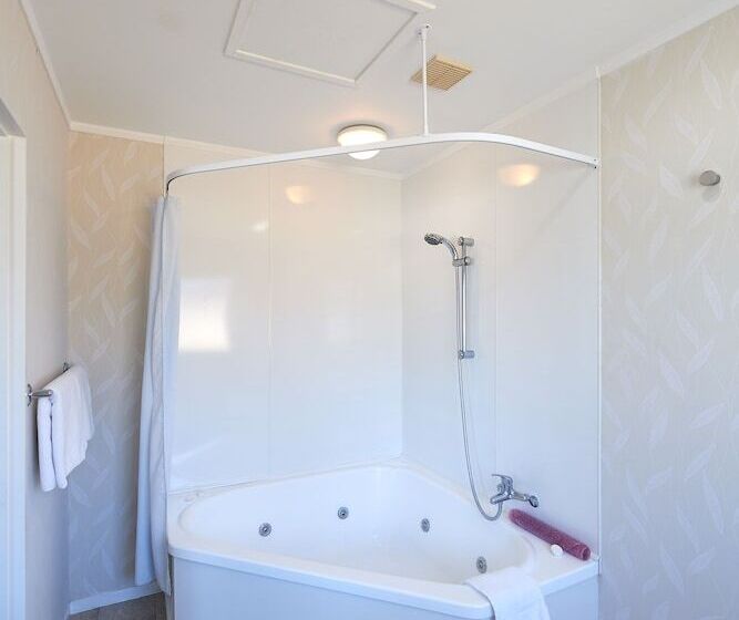 Студия Стандарт, Livingston Motel