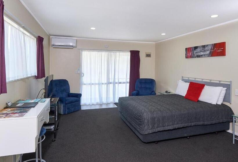 Студия Стандарт, Livingston Motel