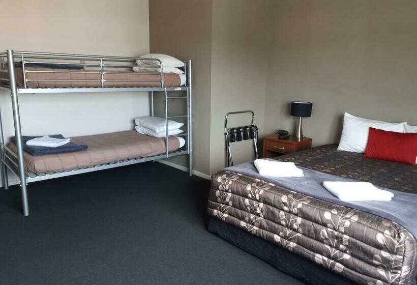 استودیو خانوادگی, Northpark Motel