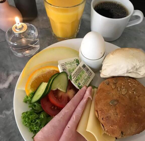 浴室共有ベーシックルーム, Systrar & Bonor Bed And Breakfast