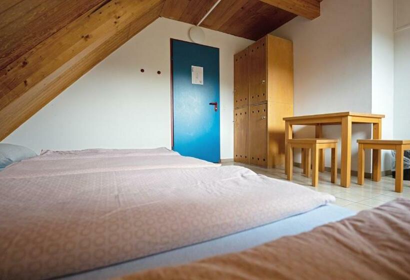 Номер Стандарт Четырехместный Совместный Санузел, Delémont Youth Hostel