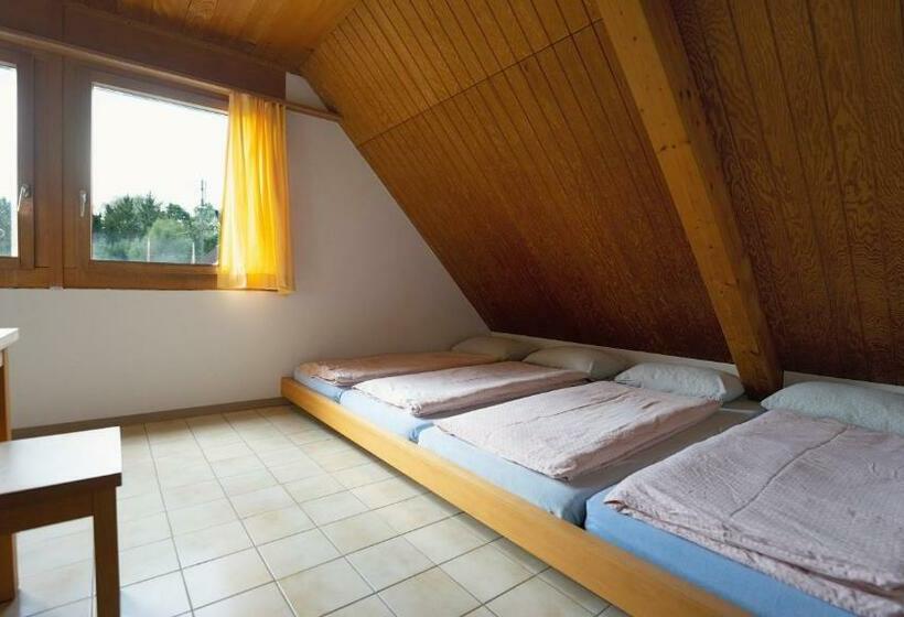 Четырехместный Номер Стандарт, Delémont Youth Hostel