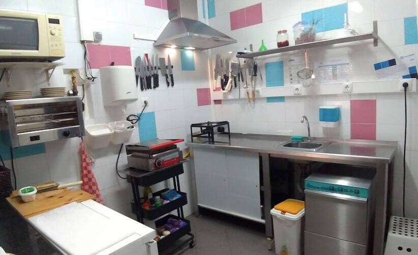 Четырехместный Номер Стандарт, E Nove Lounge Hostel Caffe