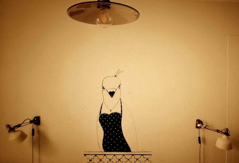 اتاق استاندارد با سرویس بهداشتی مشترک, Goodnight Hostel