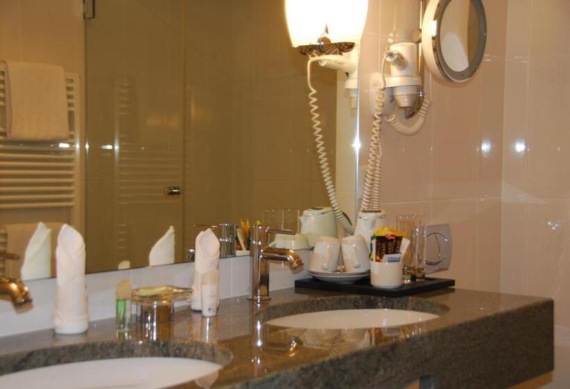 اتاق لوکس, Engiadina