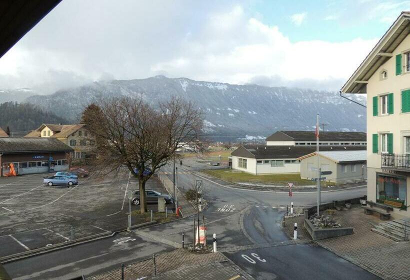 Номер Стандарт с Балконом, Gasthof Hirschen In Wilderswil