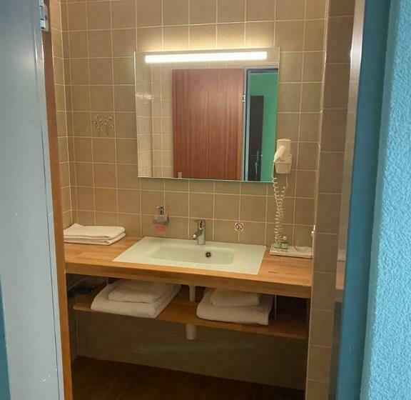 Standard Studio, Studios With Kitchenette