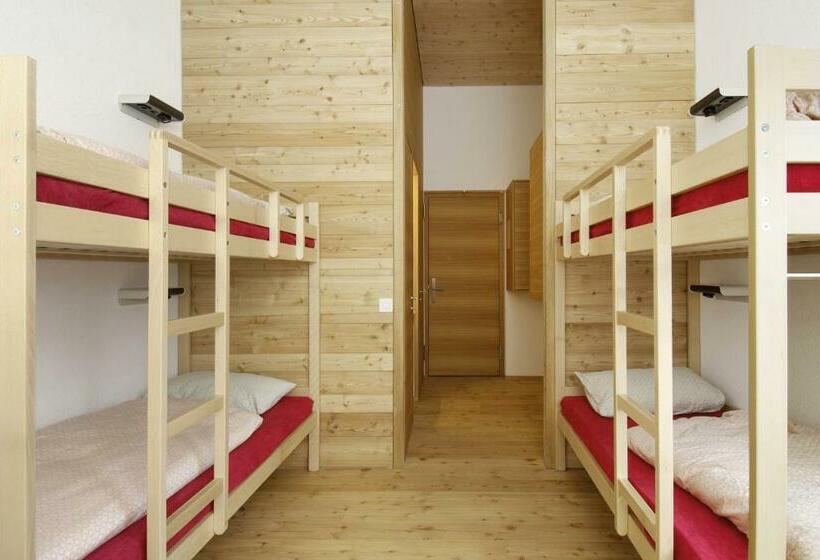 اتاق استاندارد چهارنفره با سرویس بهداشتی مشترک, Scuol Youth Hostel