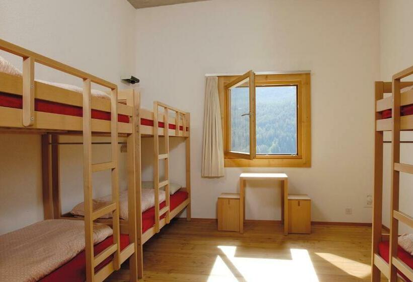 تختخواب در اتاق مشترک, Scuol Youth Hostel