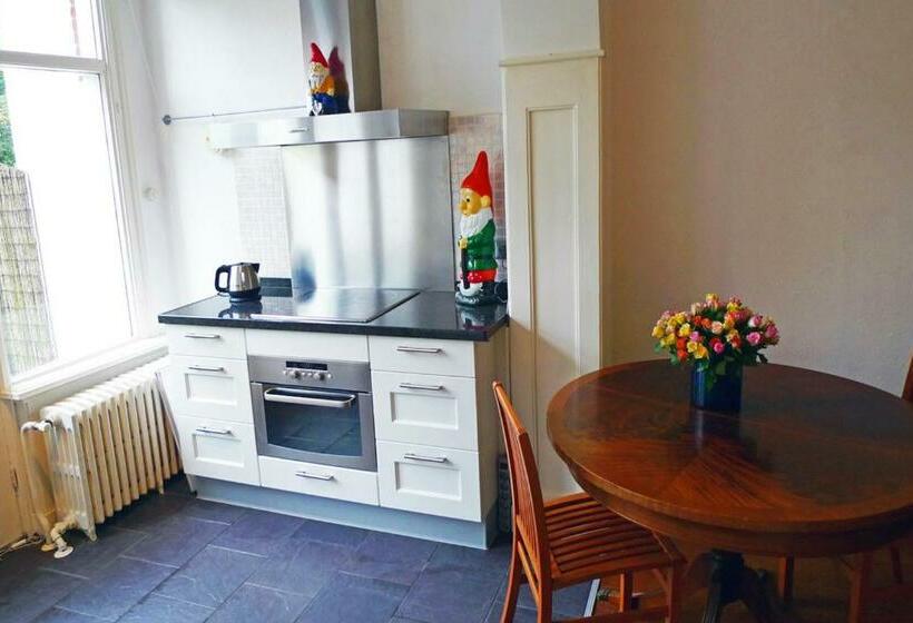 标准工作室, Bed & Breakfast Walenburg