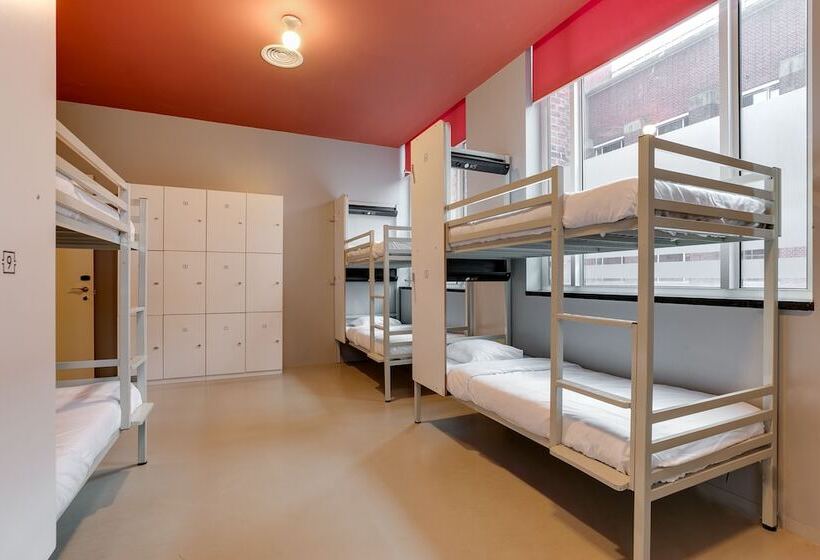 Bed in Shared Room, Clinknoord Hostel