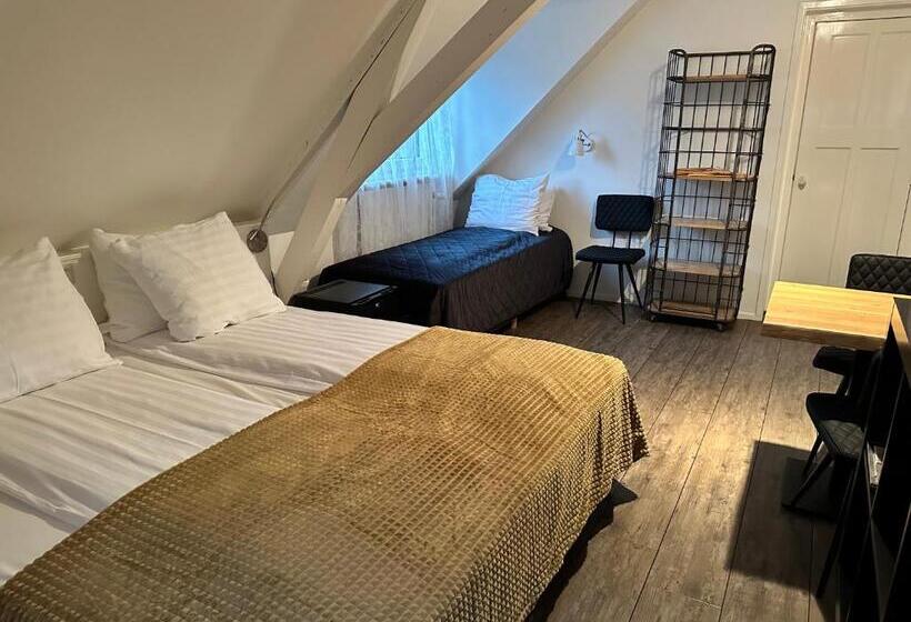Трехместный Номер Deluxe, Buren
