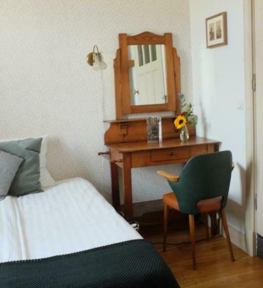 Quarto Estandar, Logis Pastis