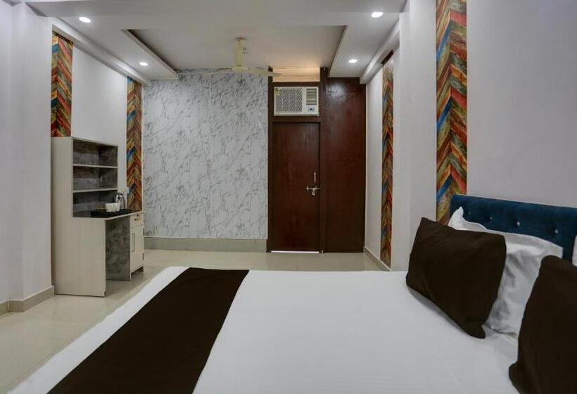 اتاق کلاسیک سه تخته, Oyo Flagship Hotel Om Shree