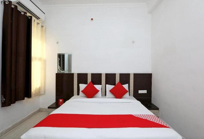 三人经典房间, Oyo Diamond Resort