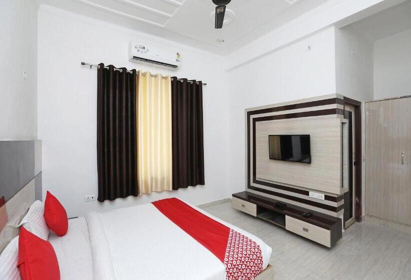 三人经典房间, Oyo Diamond Resort