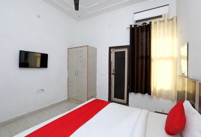 三人经典房间, Oyo Diamond Resort