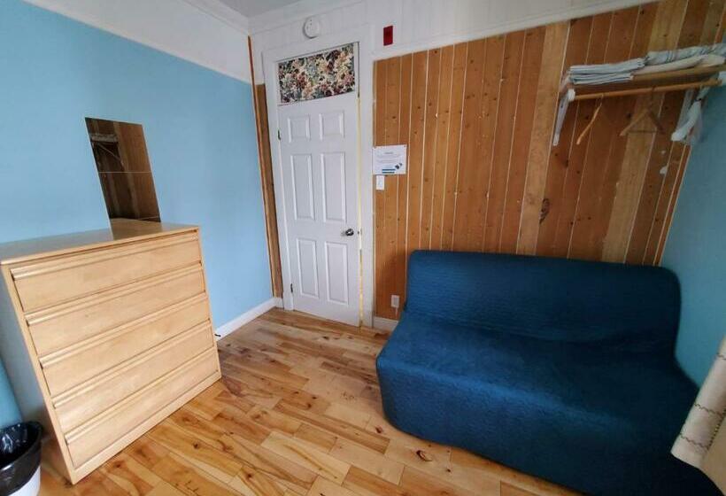 Номер Стандарт, Auberge Jeunesse à Loulou