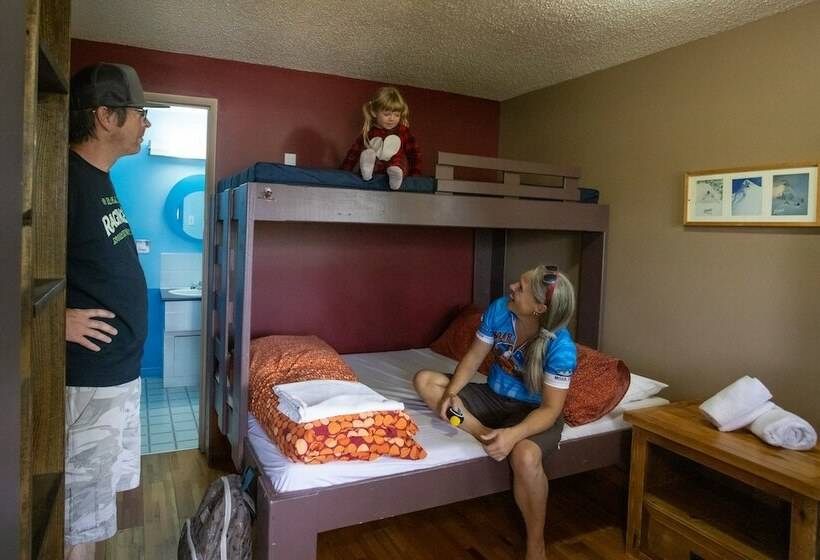 Номер Стандарт, The Raging Elk Adventure Lodging