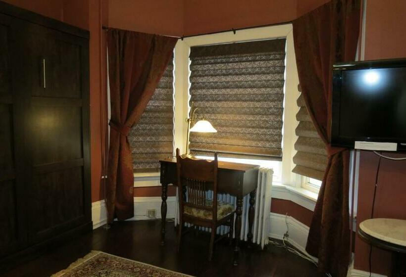 חדר קומפורט לשלושה, The Roses Heritage Inn