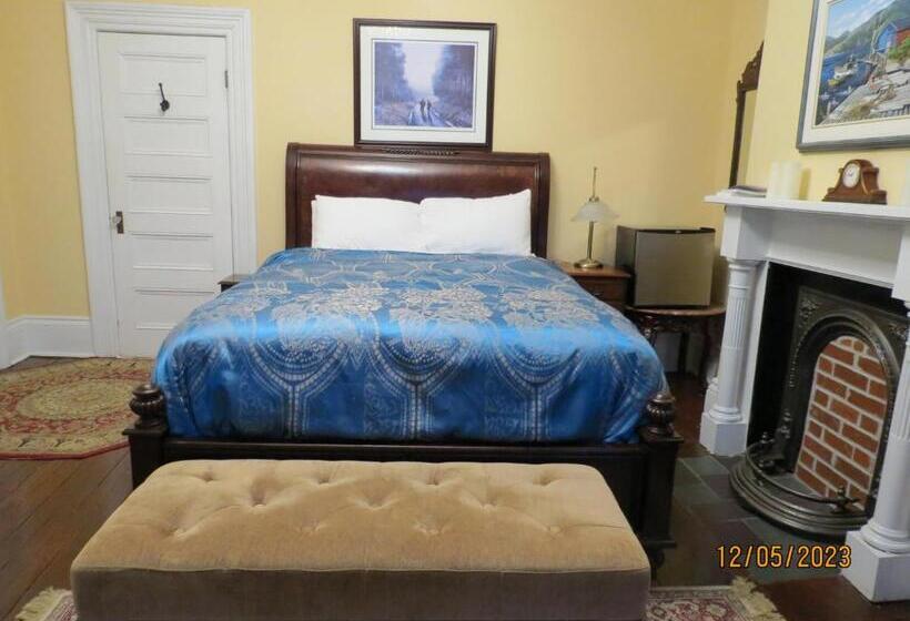 חדר קומפורט לשלושה, The Roses Heritage Inn
