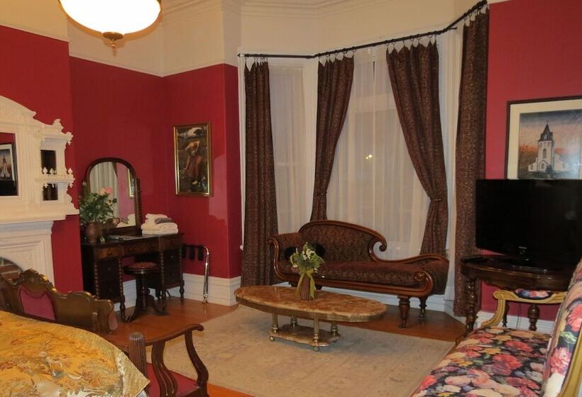 חדר אקונומי, The Roses Heritage Inn
