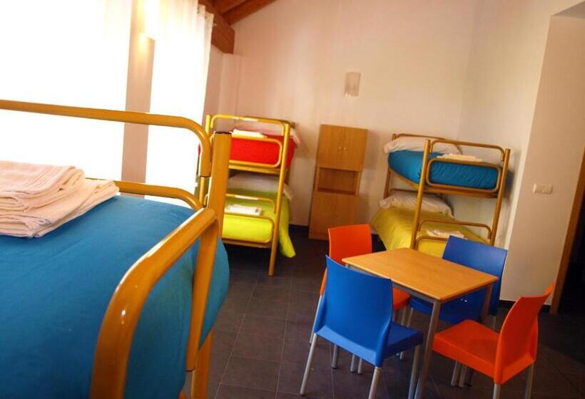 Семейный Номер, Albergue Francisco Giner De Los Rios