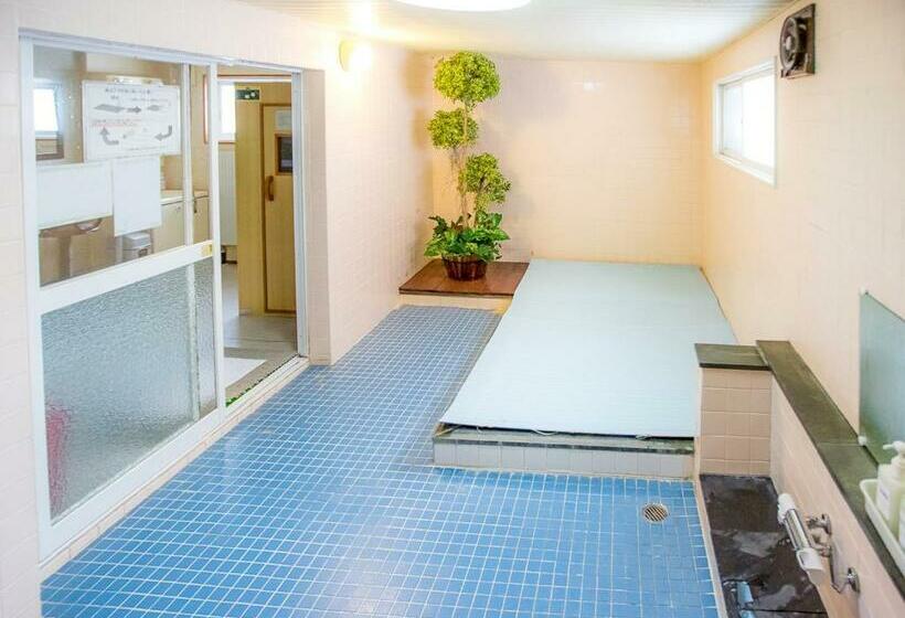 스탠다드 트리픔 룸 공동욕실, Rusutsu Lodges Pension Lilla Huset