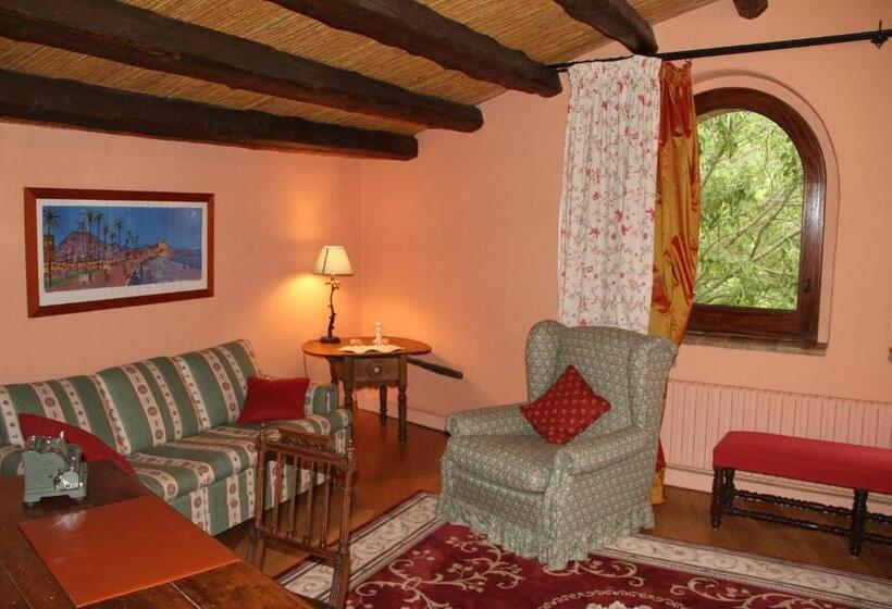 جناح جونيور, Mas Vilosa Bed And Breakfast